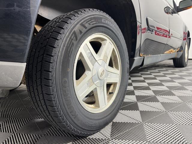 used 2002 Chevrolet TrailBlazer EXT car, priced at $1,900