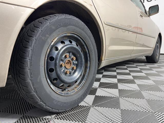 used 2002 Toyota Avalon car, priced at $3,800