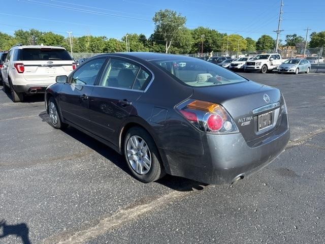 used 2009 Nissan Altima car, priced at $5,900