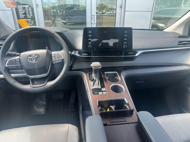 used 2023 Toyota Sienna car