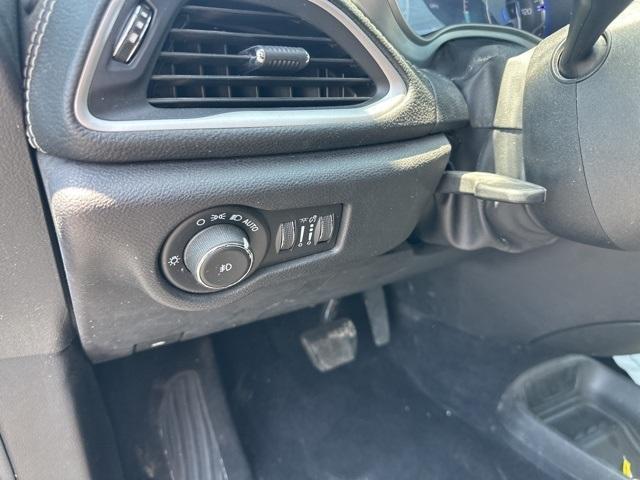 used 2022 Chrysler Pacifica car