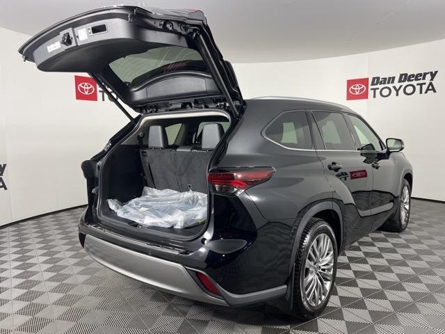 used 2024 Toyota Highlander car, priced at $49,938