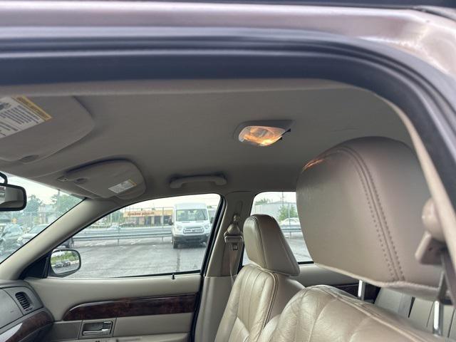 used 2009 Mercury Grand Marquis car, priced at $5,600