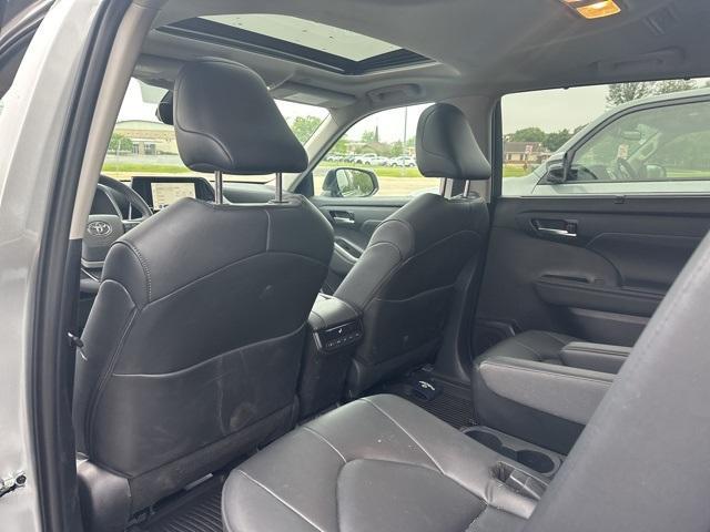 used 2024 Toyota Highlander Hybrid car