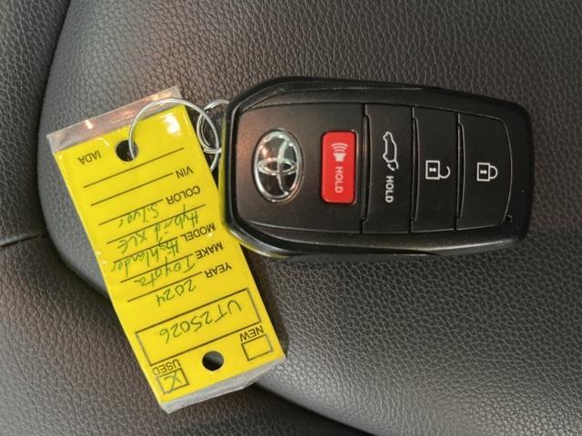 used 2024 Toyota Highlander Hybrid car, priced at $50,385
