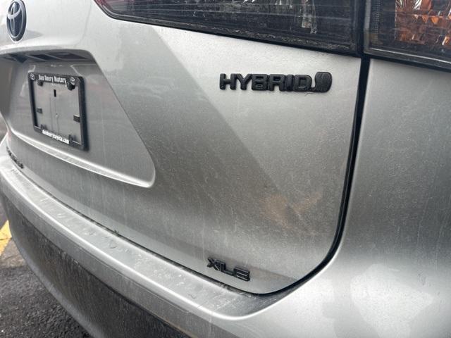 used 2024 Toyota Highlander Hybrid car