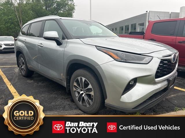 used 2024 Toyota Highlander Hybrid car