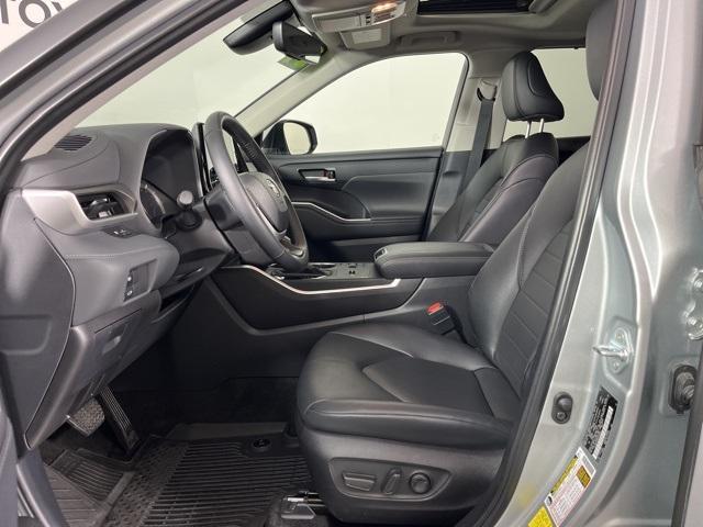 used 2024 Toyota Highlander Hybrid car, priced at $50,385