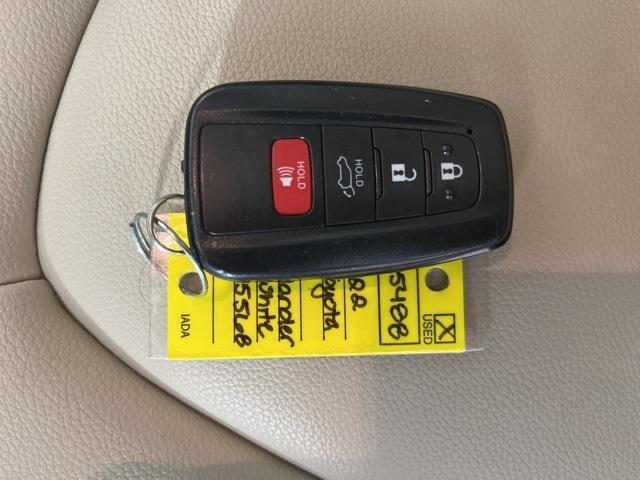 used 2022 Toyota Highlander Hybrid car, priced at $31,464