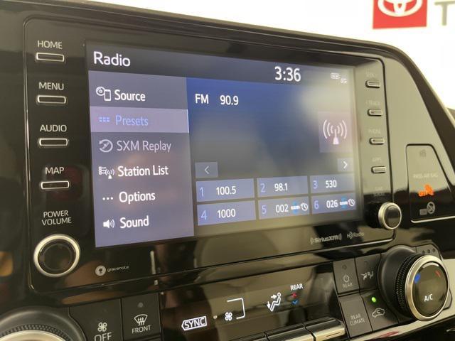 used 2022 Toyota Highlander Hybrid car, priced at $31,464