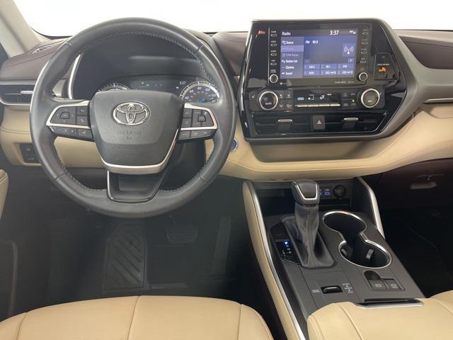 used 2022 Toyota Highlander Hybrid car, priced at $31,464