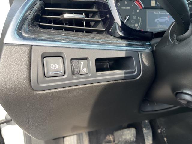 used 2021 Cadillac XT5 car, priced at $32,200