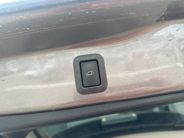 used 2018 Toyota Highlander car