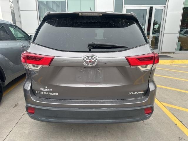 used 2018 Toyota Highlander car