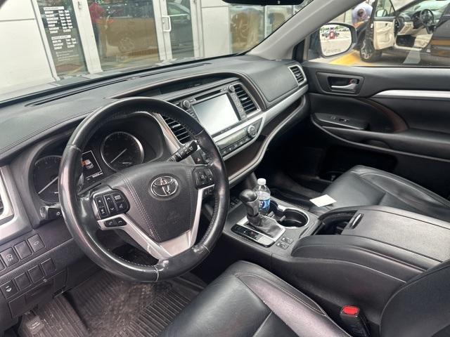 used 2018 Toyota Highlander car