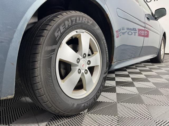 used 2006 Pontiac Grand Prix car, priced at $3,800