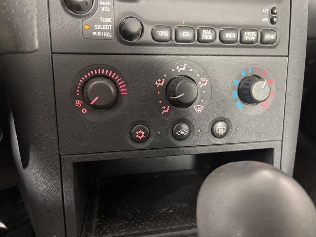 used 2006 Pontiac Grand Prix car, priced at $3,800