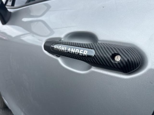 used 2021 Toyota Highlander car, priced at $30,214