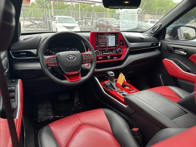 used 2021 Toyota Highlander car, priced at $29,709