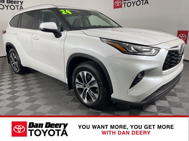 used 2024 Toyota Highlander car, priced at $45,534