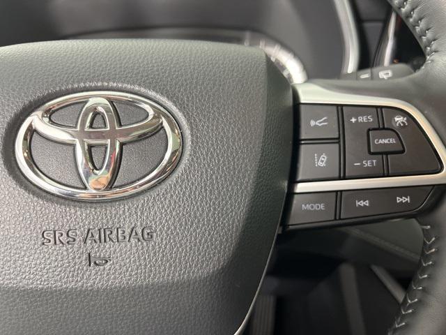 used 2024 Toyota Highlander car, priced at $45,534