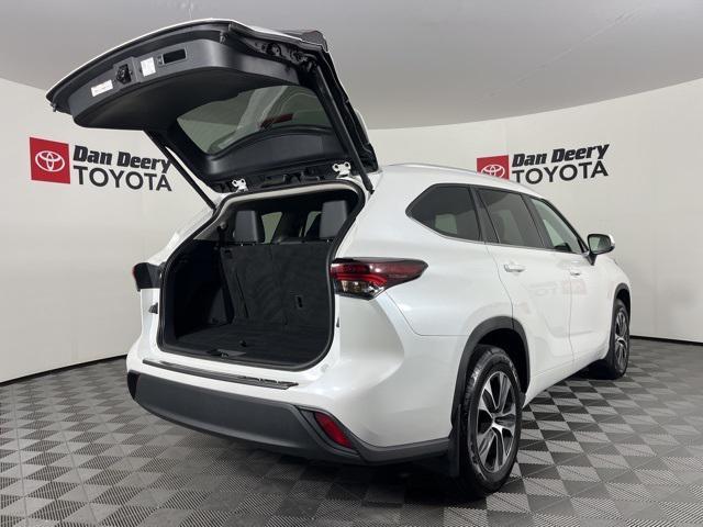 used 2024 Toyota Highlander car, priced at $45,534