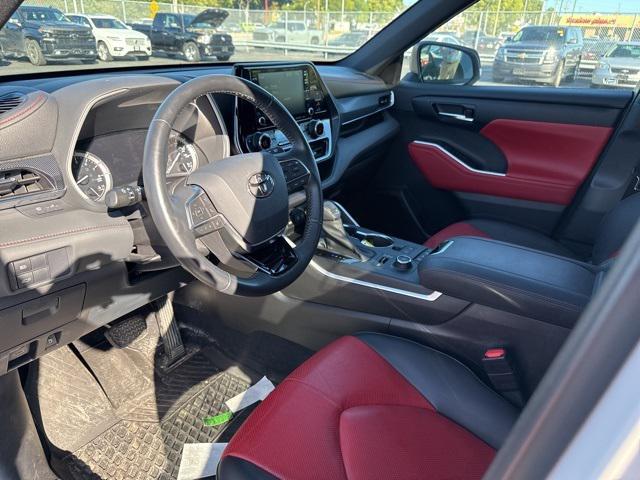 used 2021 Toyota Highlander car, priced at $37,500