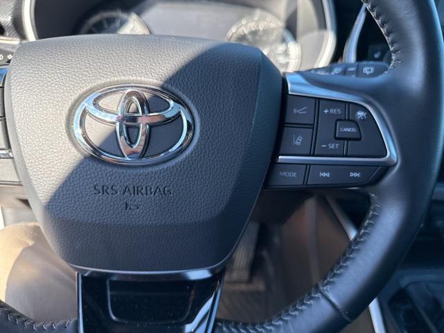 used 2021 Toyota Highlander car, priced at $37,500