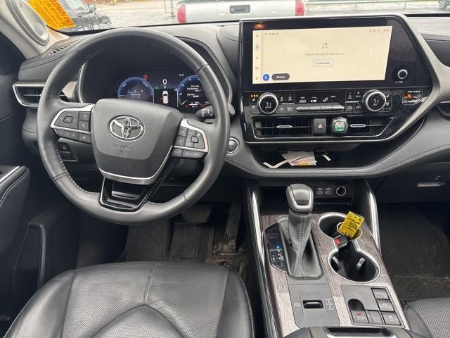 used 2023 Toyota Highlander Hybrid car, priced at $49,000