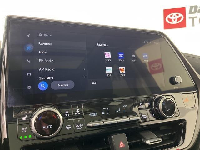 used 2023 Toyota Highlander car, priced at $46,019
