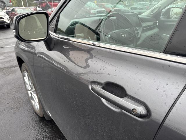 used 2022 Toyota Highlander Hybrid car, priced at $41,475