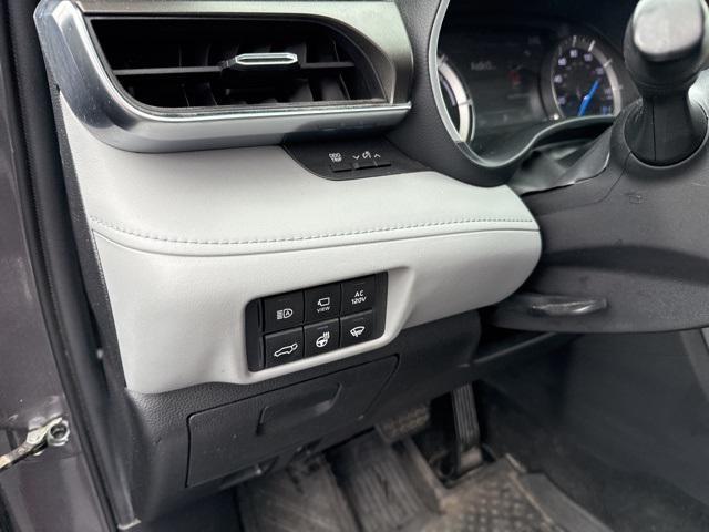 used 2022 Toyota Highlander Hybrid car, priced at $41,475