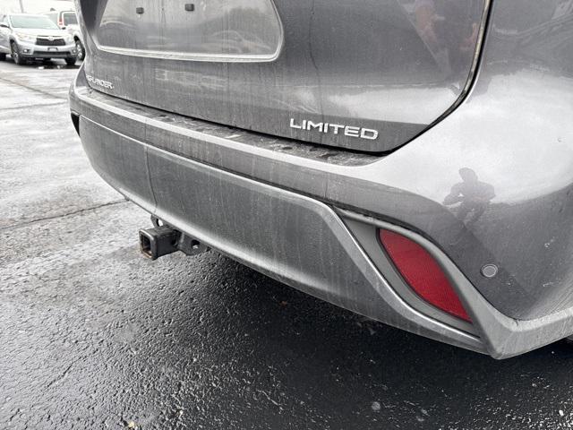 used 2022 Toyota Highlander Hybrid car, priced at $41,475