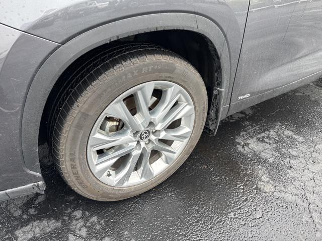 used 2022 Toyota Highlander Hybrid car, priced at $41,475