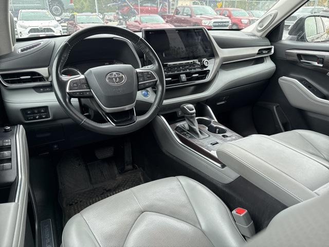 used 2022 Toyota Highlander Hybrid car, priced at $41,475