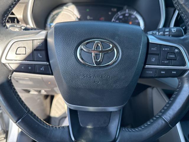 used 2022 Toyota Highlander Hybrid car, priced at $30,700