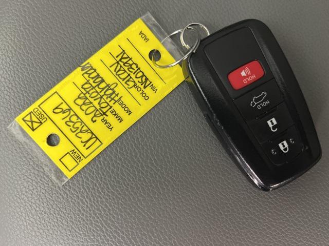 used 2022 Toyota Highlander Hybrid car, priced at $28,179