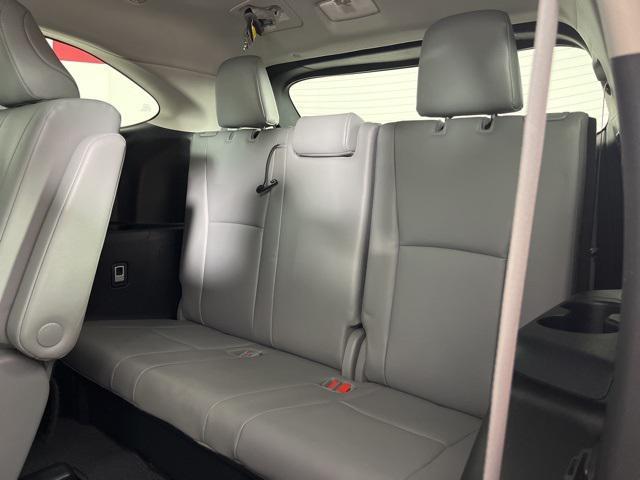 used 2022 Toyota Highlander Hybrid car, priced at $28,179