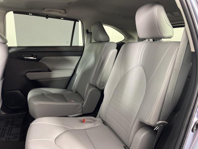 used 2022 Toyota Highlander Hybrid car, priced at $28,179