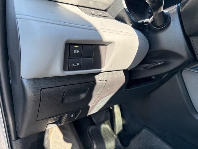 used 2022 Toyota Highlander Hybrid car, priced at $30,700