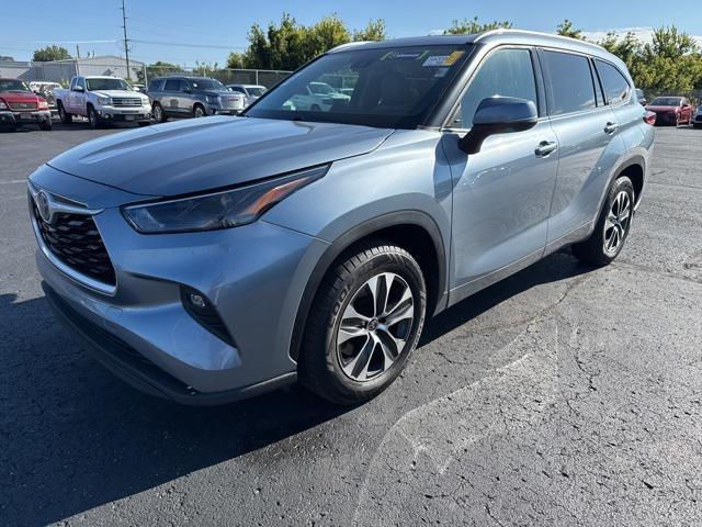 used 2022 Toyota Highlander Hybrid car, priced at $30,700