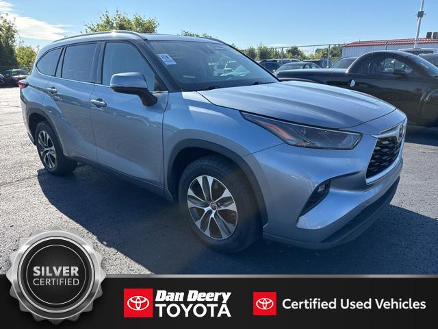 used 2022 Toyota Highlander Hybrid car, priced at $30,700