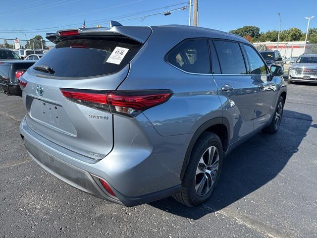 used 2022 Toyota Highlander Hybrid car, priced at $30,700