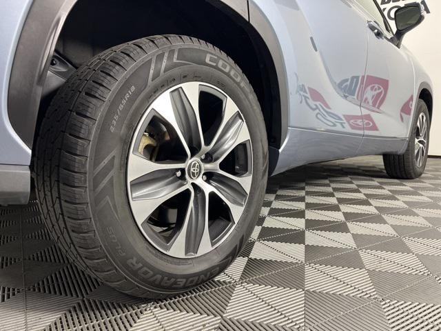 used 2022 Toyota Highlander Hybrid car, priced at $28,179