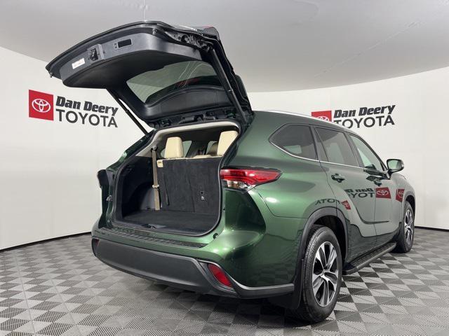used 2023 Toyota Highlander Hybrid car, priced at $30,410