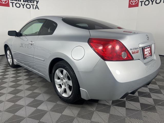used 2009 Nissan Altima car, priced at $2,500
