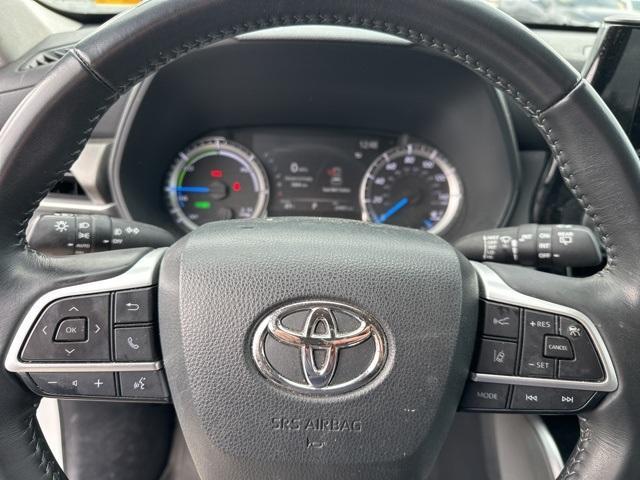 used 2023 Toyota Highlander Hybrid car