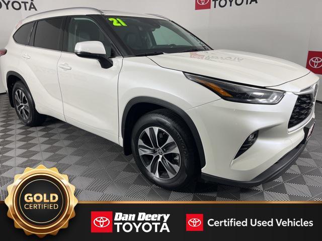 used 2021 Toyota Highlander car, priced at $31,864