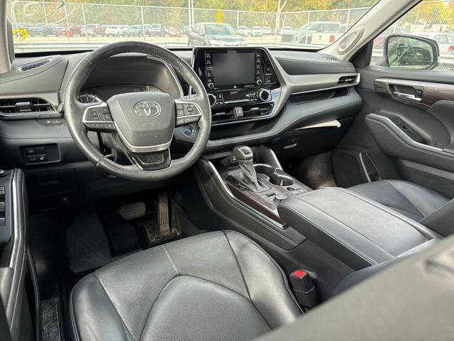 used 2022 Toyota Highlander car