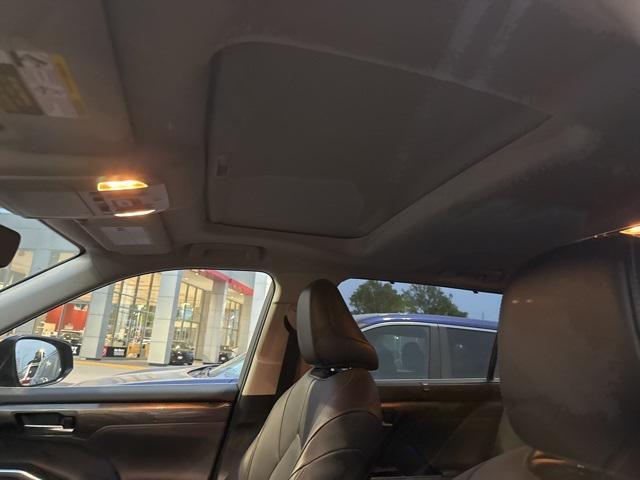 used 2021 Toyota Highlander car, priced at $39,000